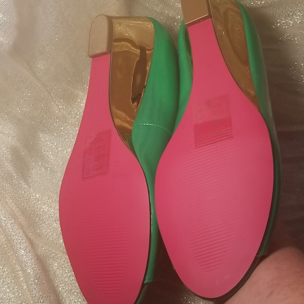 Signature by Shoe Dazzel Green Flats Size 6.5 - Picture 4 of 4